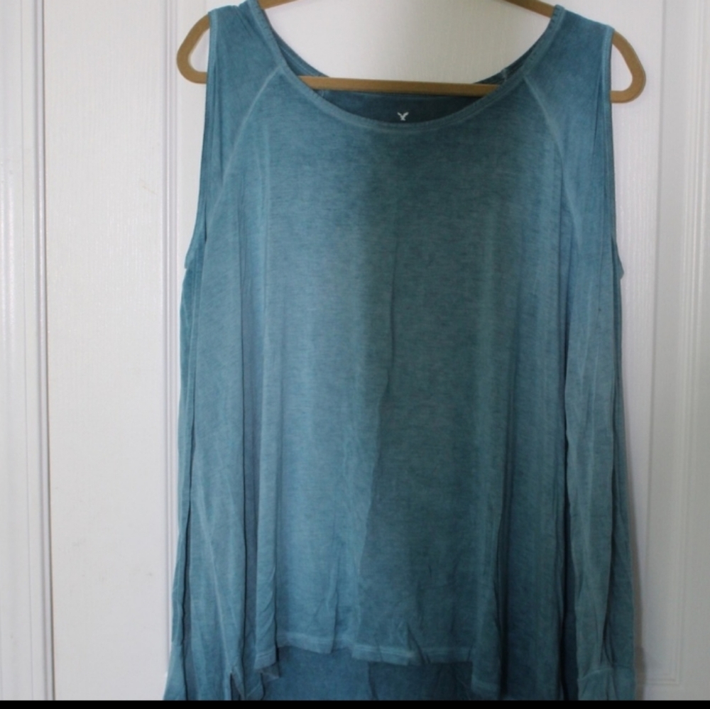 Long sleeve, cold shoulder AEO Top